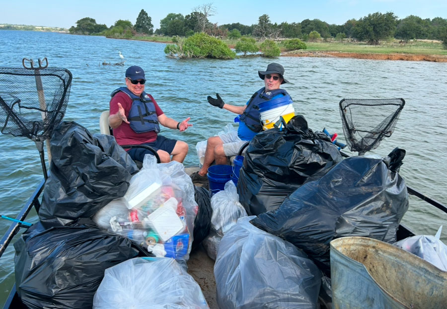 how-you-can-help-03 Image of happy groups enjoying time together, featuring Clear Texas Lakes and highlighting ways you can help support local lake conservation efforts.