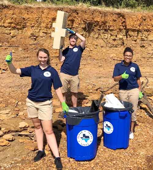 Clear Texas Lakes volunteers hard at work!